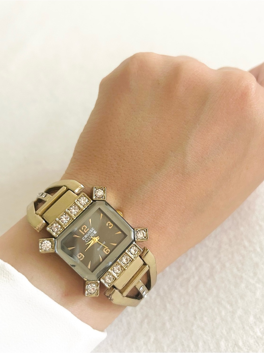 Cruise Club Ladies Wrist Watch Rhinestone Gold Tone